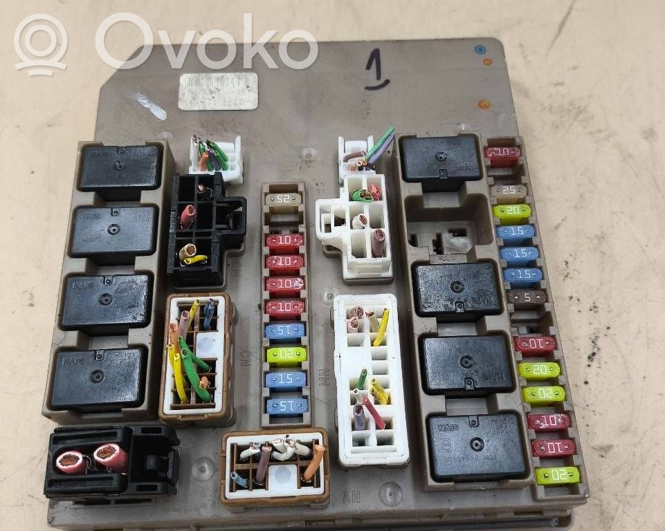 Renault Clio III Fuse module 