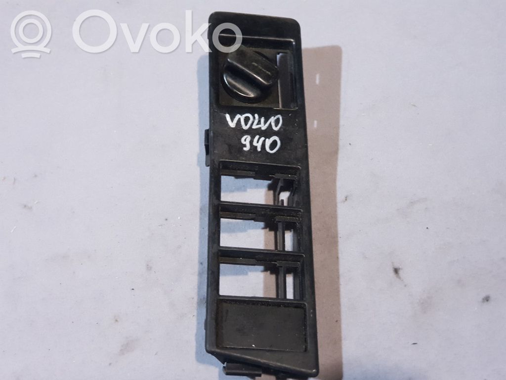 Light switch   1379676