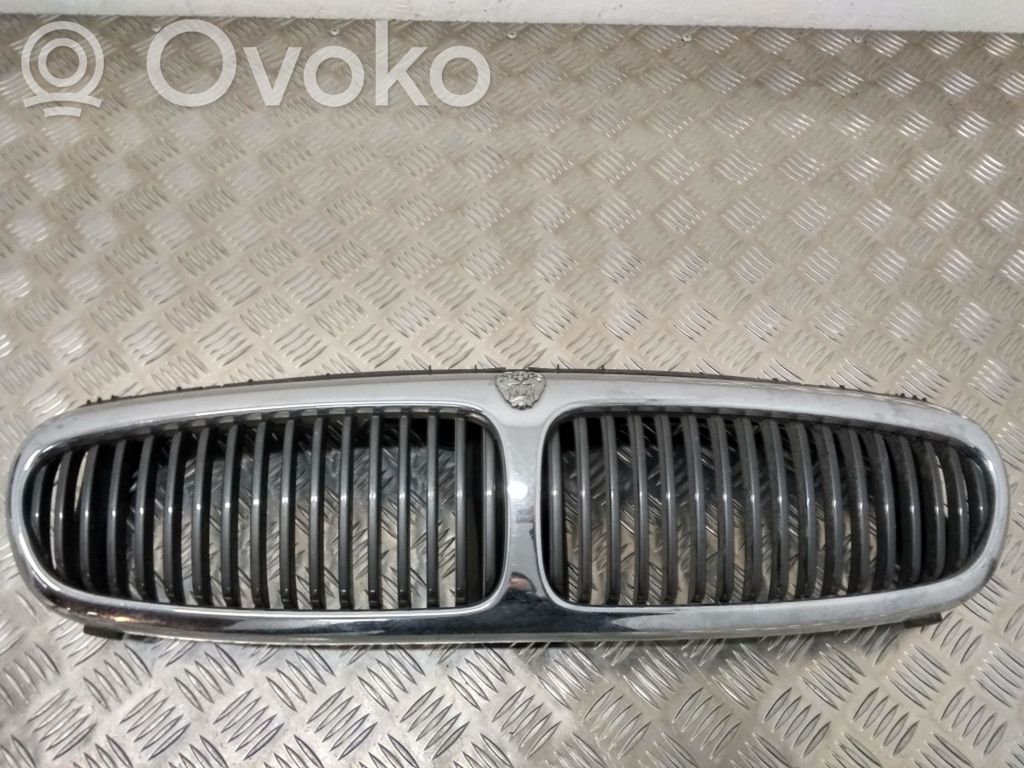 Jaguar X-Type Etusäleikkö 