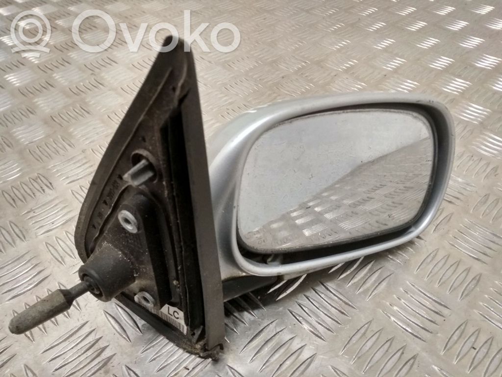 Nissan Micra Manualne lusterko boczne drzwi przednich 
