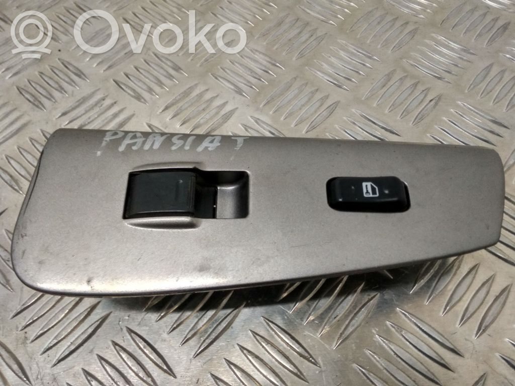 Electric window control switch   7423101030