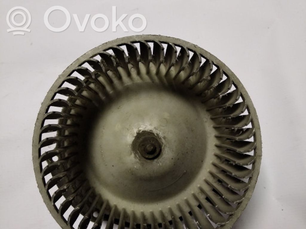 Mazā radiatora ventilators