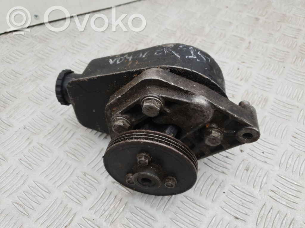 Chrysler Voyager Power steering pump 