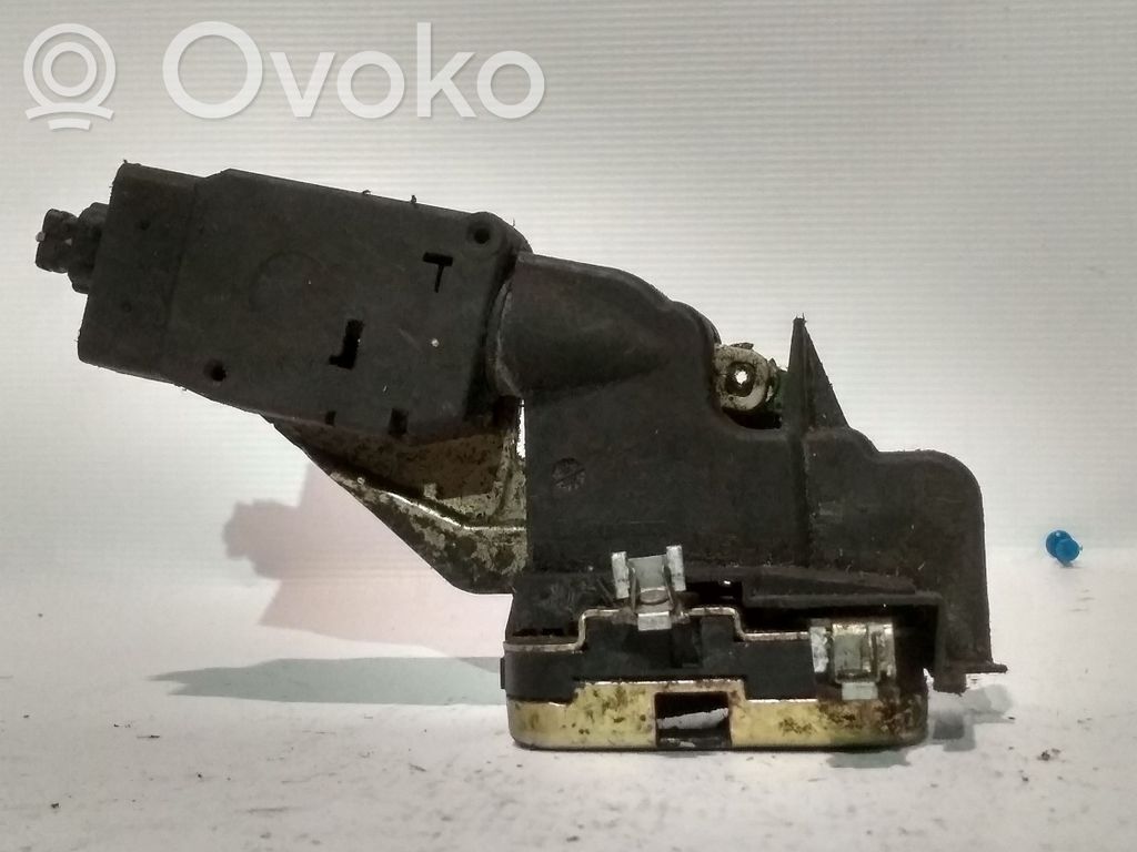 Volvo S40, V40 Aizmugurē slēdzene 
