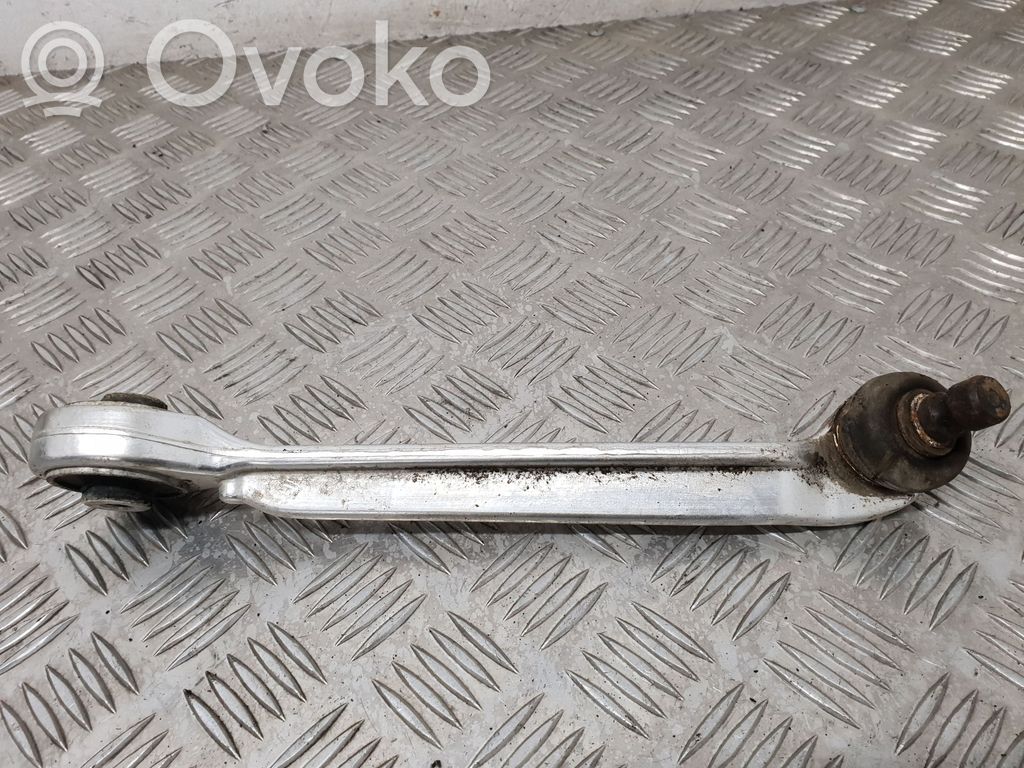 Audi A4 S4 B5 8D Priekinė svirtis 