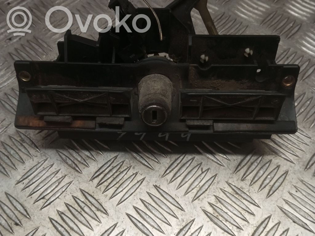 Audi A4 S4 B5 8D Uchwyt / Rączka zewnętrzna otwierania klapy tylnej / bagażnika 