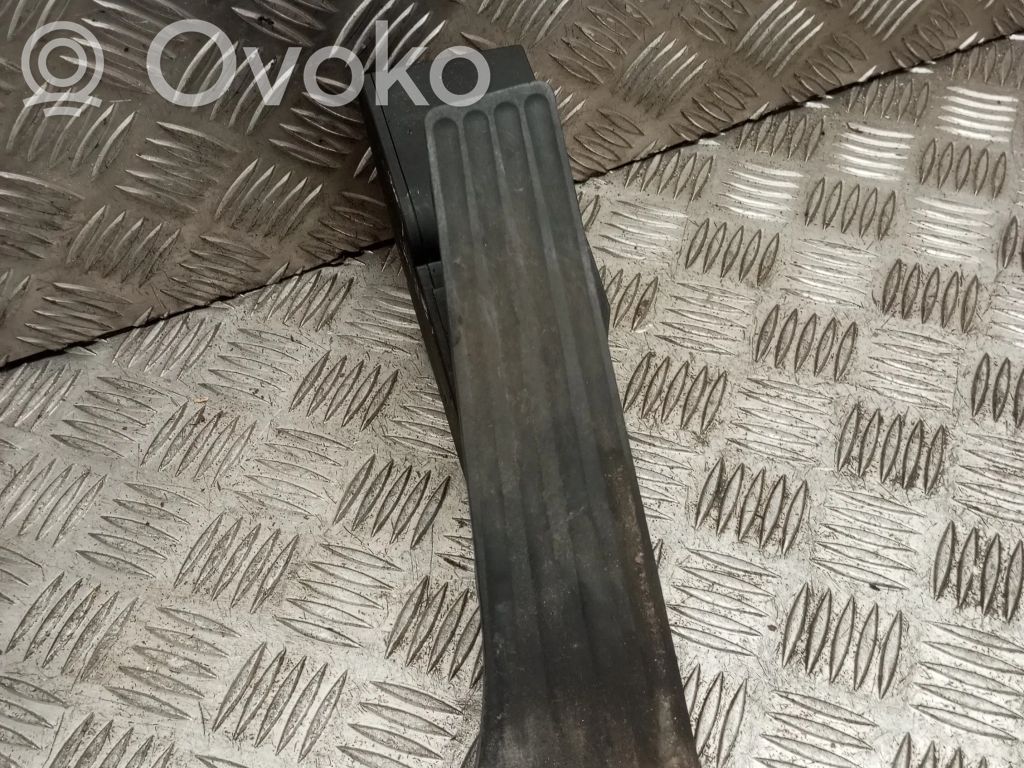 Педаль акселератора   6766930