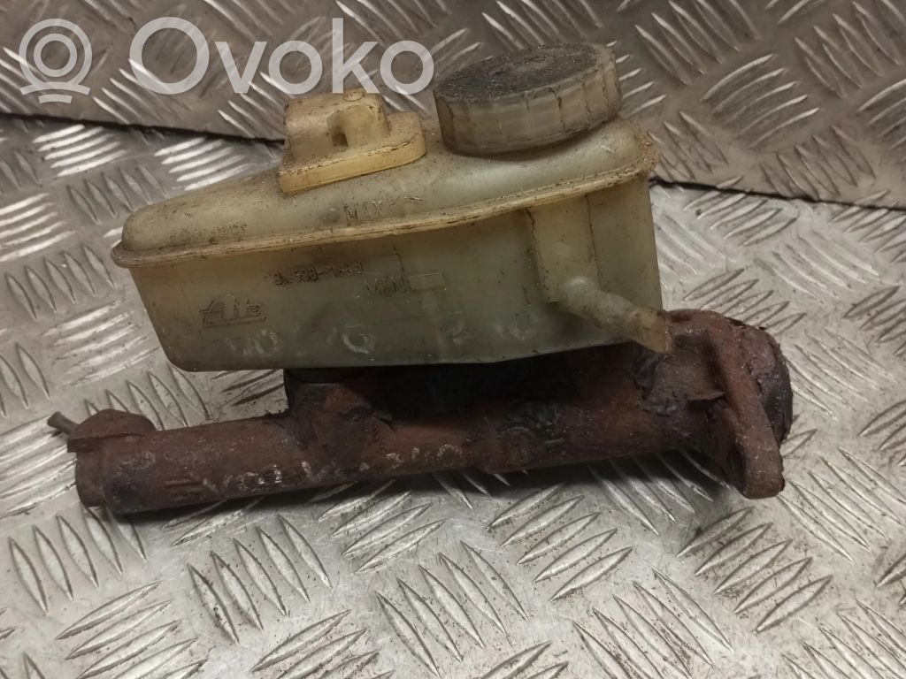 Master brake cylinder