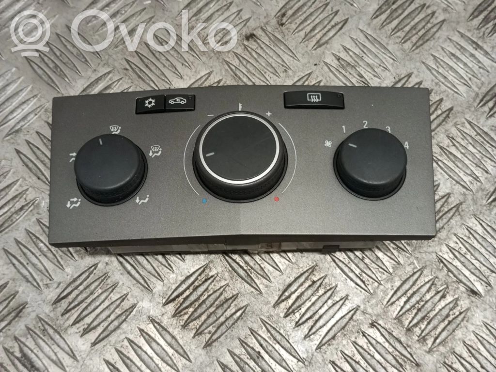 Climate control unit   13201300
