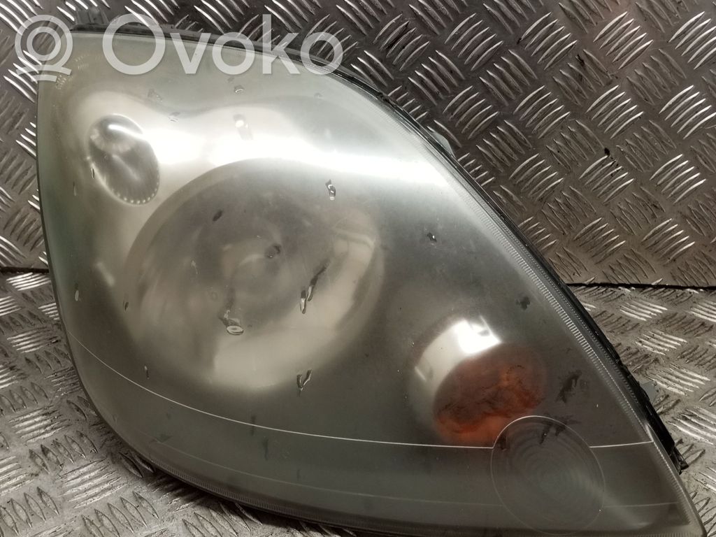 Ford Fiesta Lampa przednia 