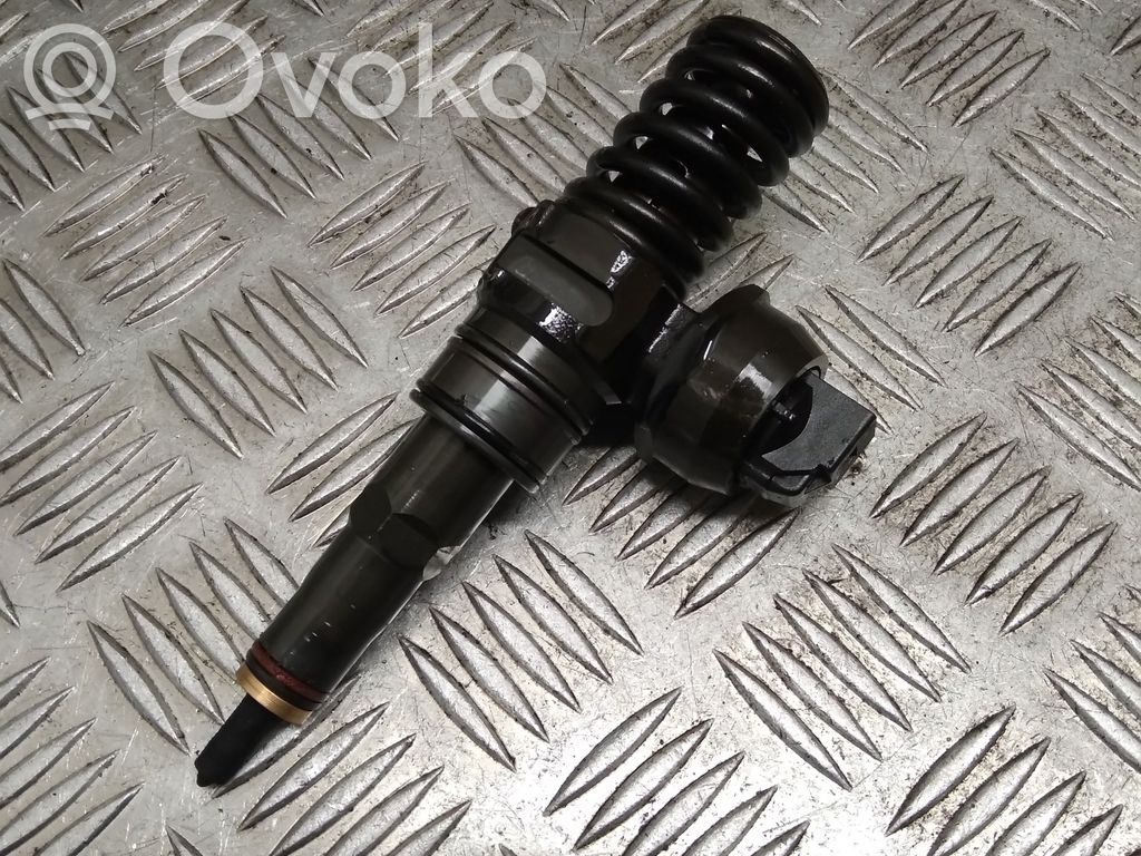 Skoda Octavia Mk2 (1Z) Inyector de combustible 