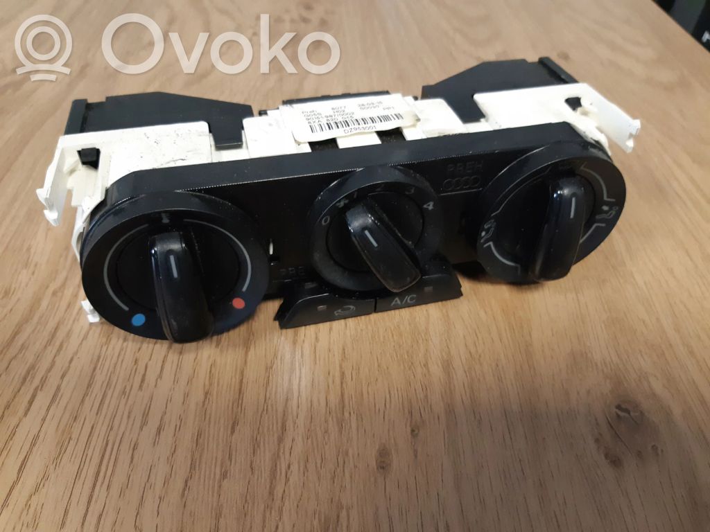 Audi A1 Climate control unit 
