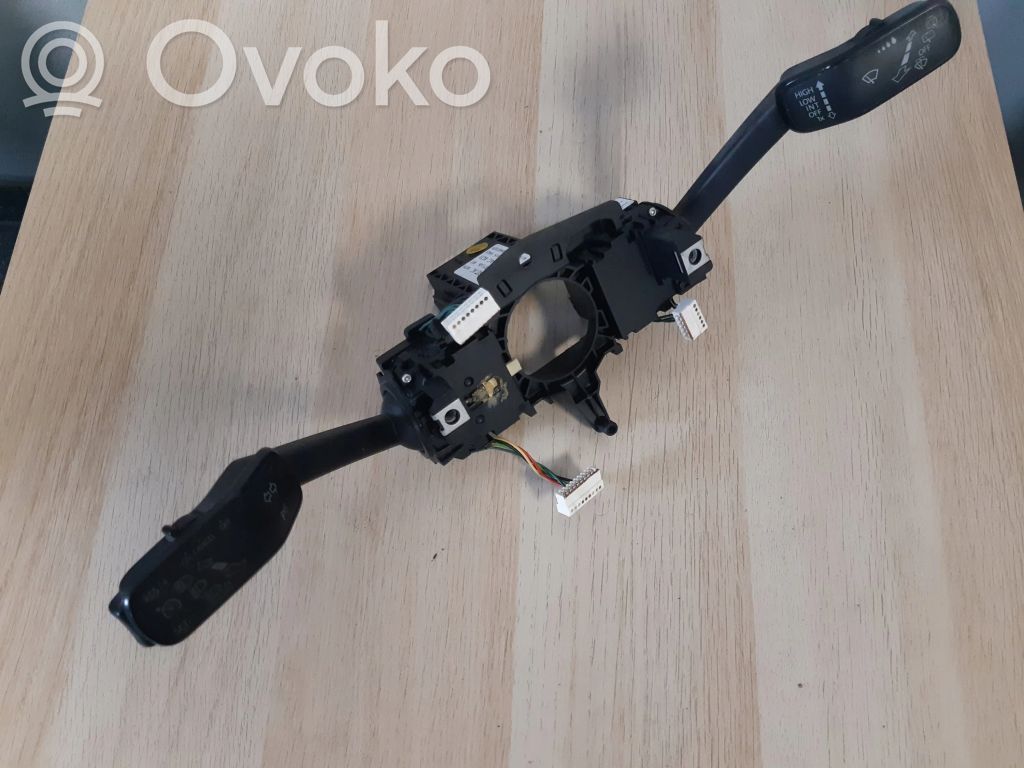 Volkswagen Golf VII Wiper turn signal indicator stalk/switch 