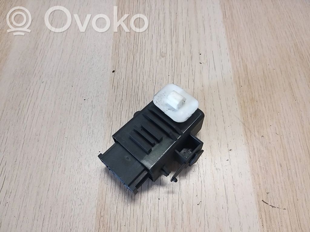 Skoda Fabia Mk3 (NJ) Moduł / Przekaźnik podgrzewania foteli 