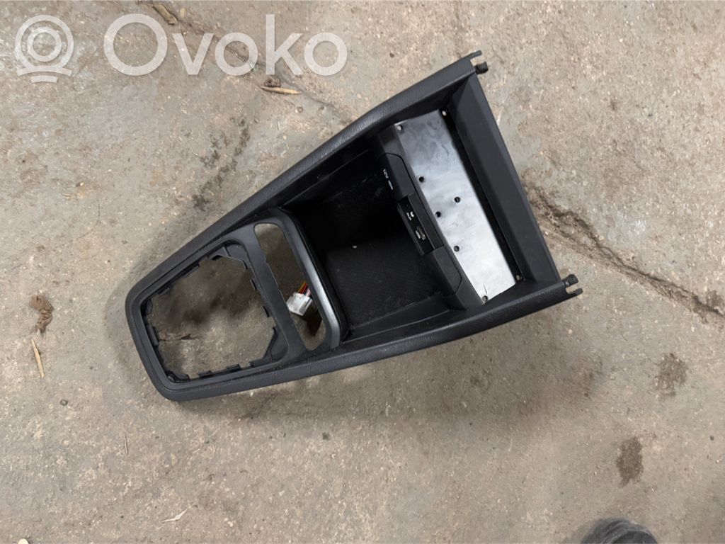 KIA Rio Keskikonsoli 