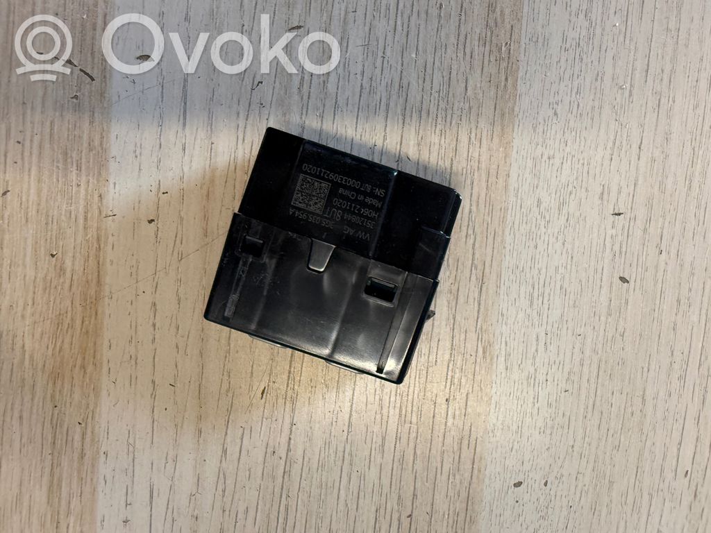 Seat Leon IV USB socket connector 