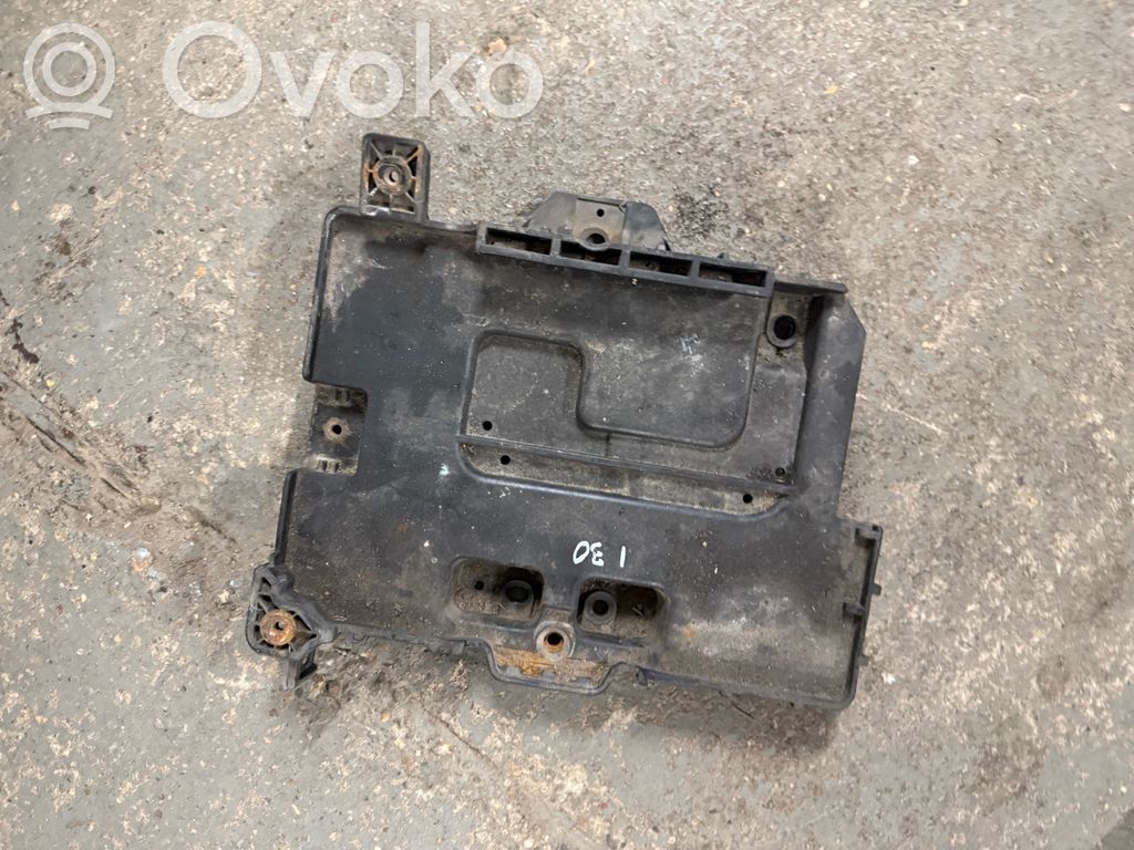 Hyundai i30 Battery tray 