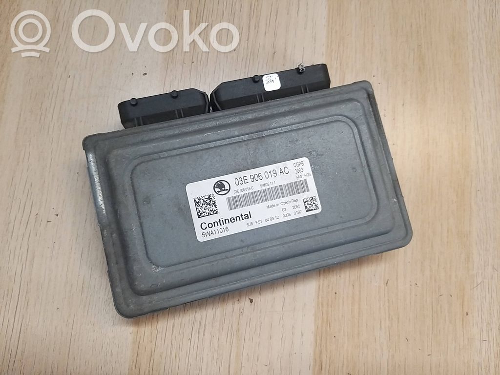 Skoda Fabia Mk2 (5J) Engine control unit/module 