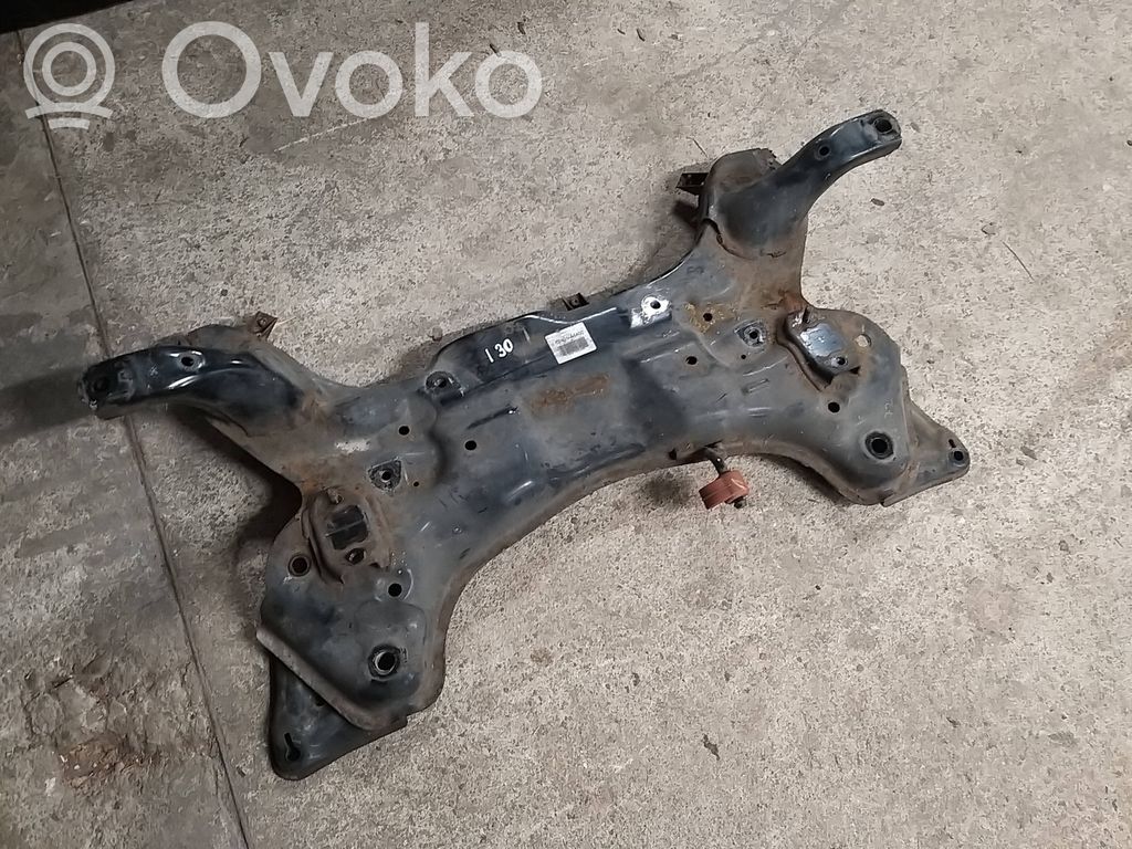 Hyundai i30 Priekinis traversas 
