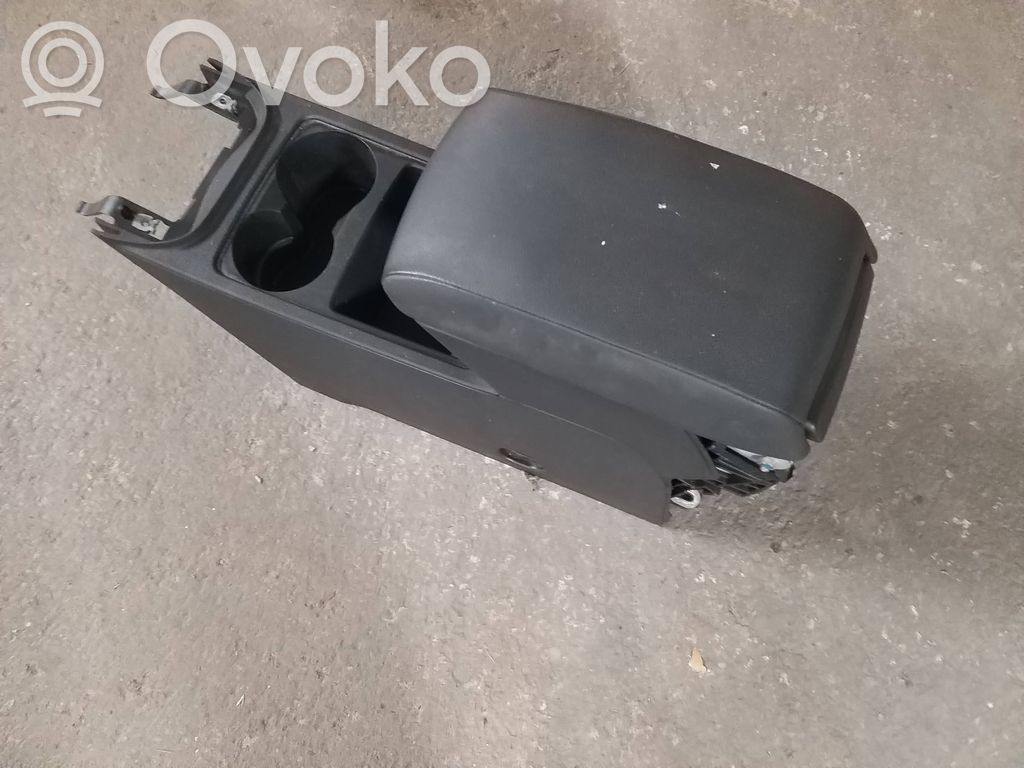 Seat Leon (5F) Reposabrazos 