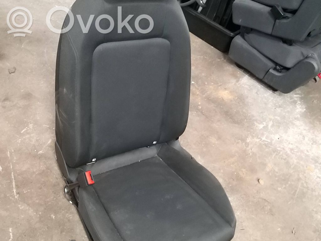 Audi A1 Priekinė vairuotojo sėdynė 