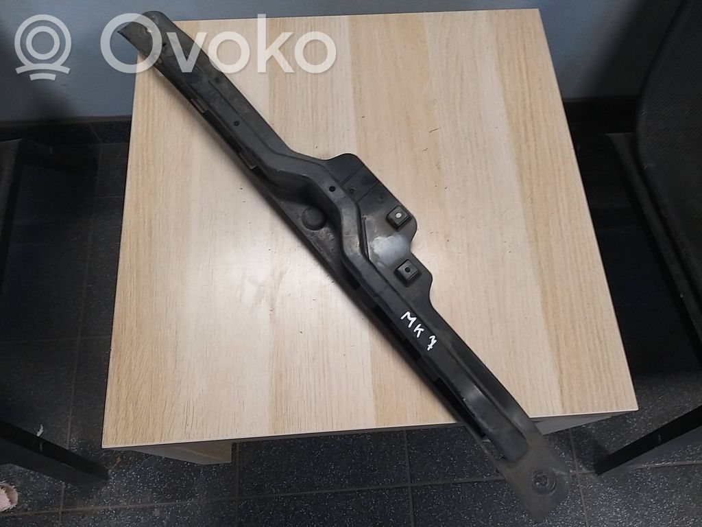 Ford Fiesta Takapuskurin kannake 