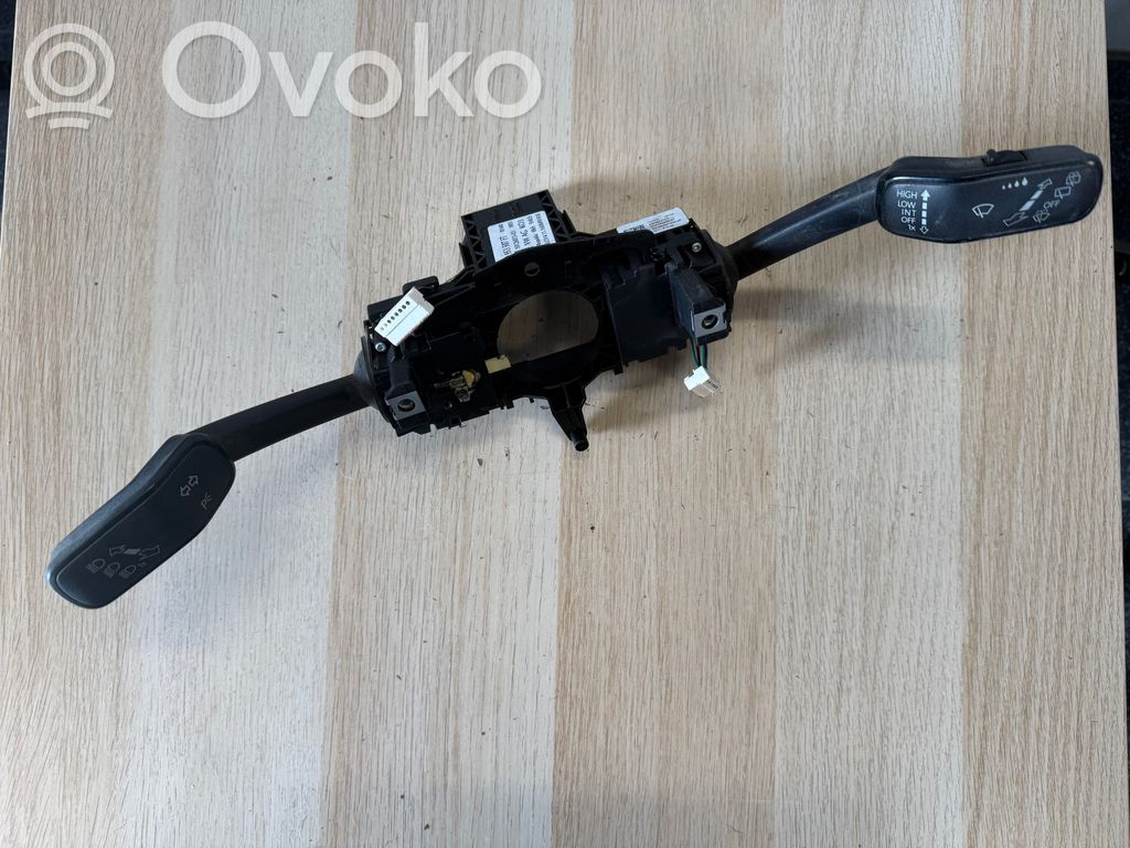 Seat Leon (5F) Commodo, commande essuie-glace/phare 
