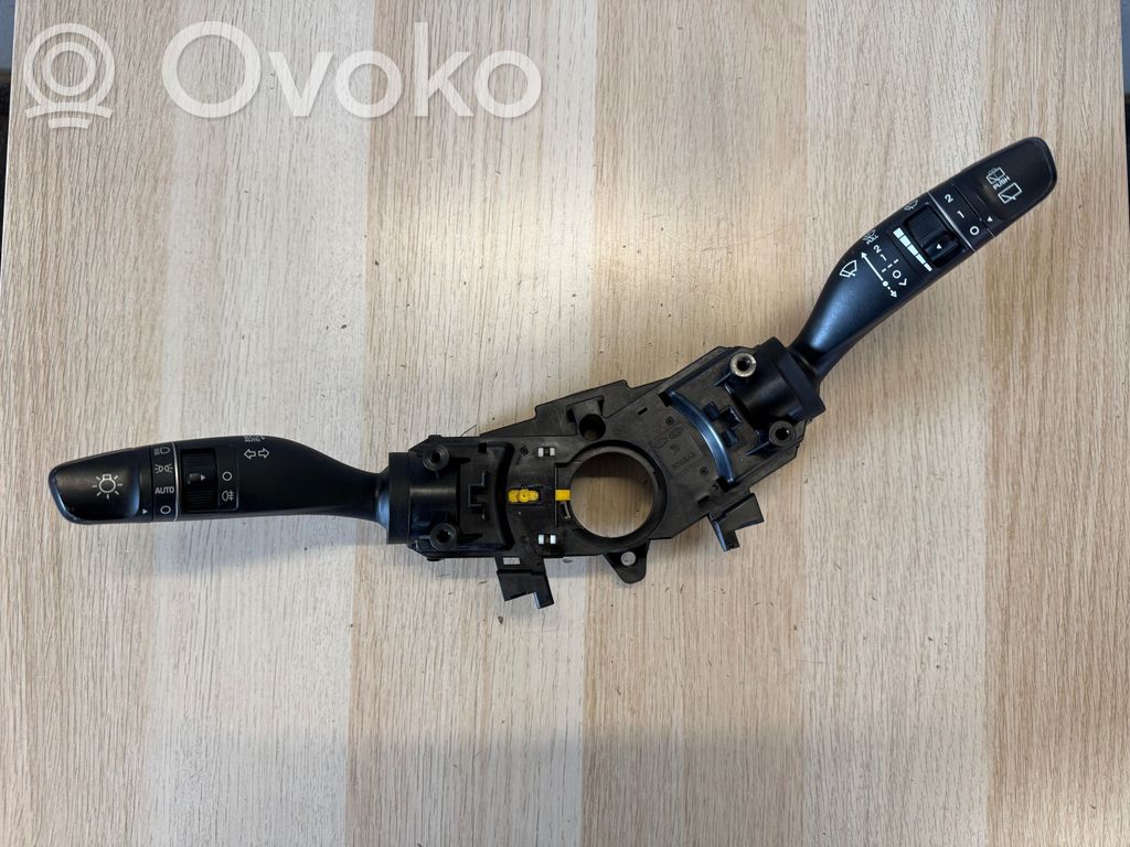 Hyundai i30 Lenkstockschalter Kombischalter 