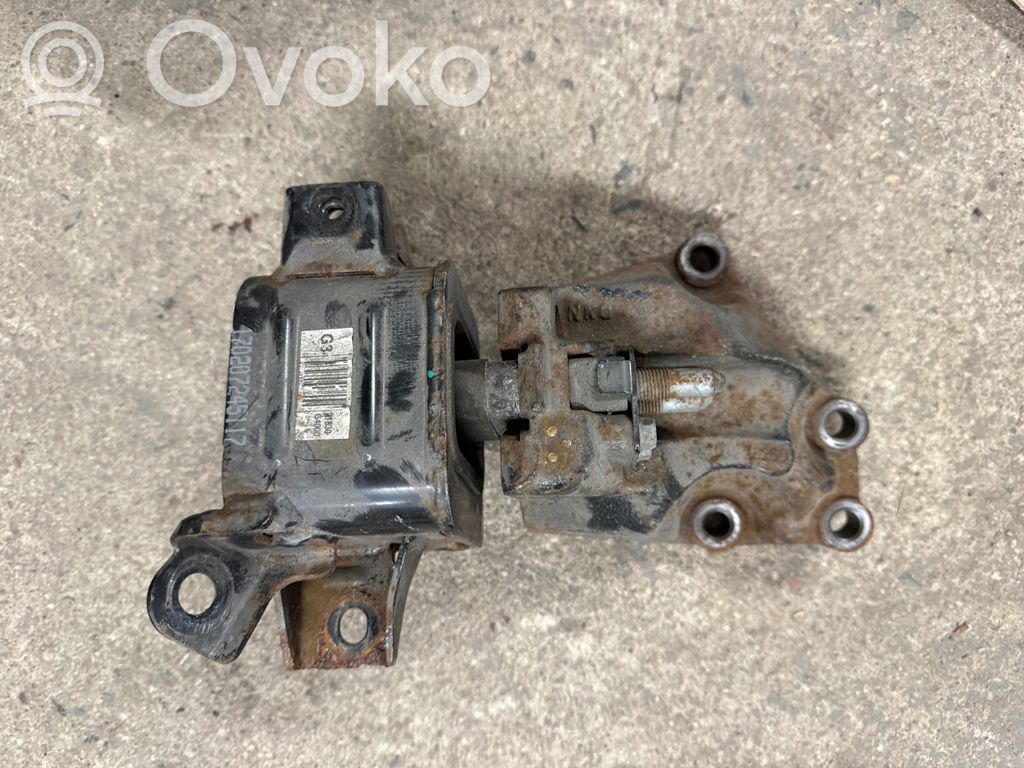 Hyundai i30 Engine mount bracket 