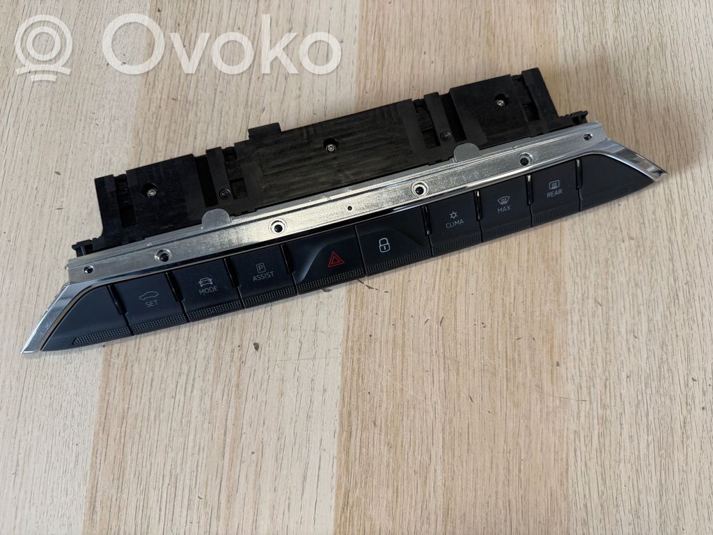 Skoda Octavia Mk4 Hazard light switch 