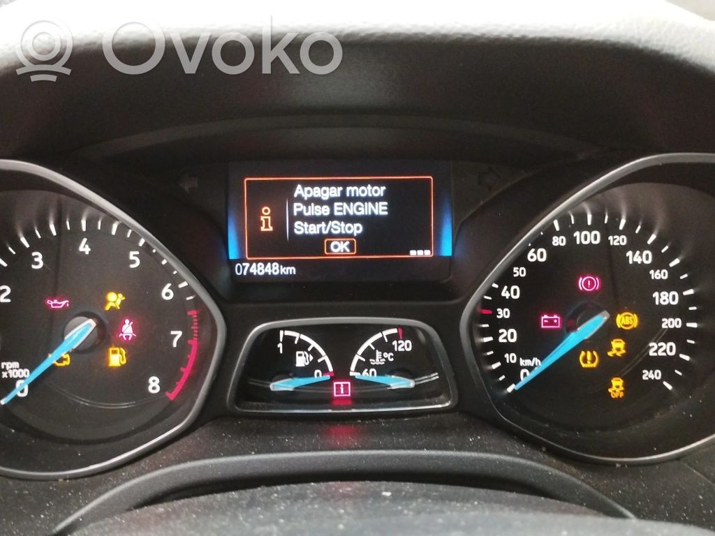 Ford Focus ST Geschwindigkeitsmesser Cockpit 