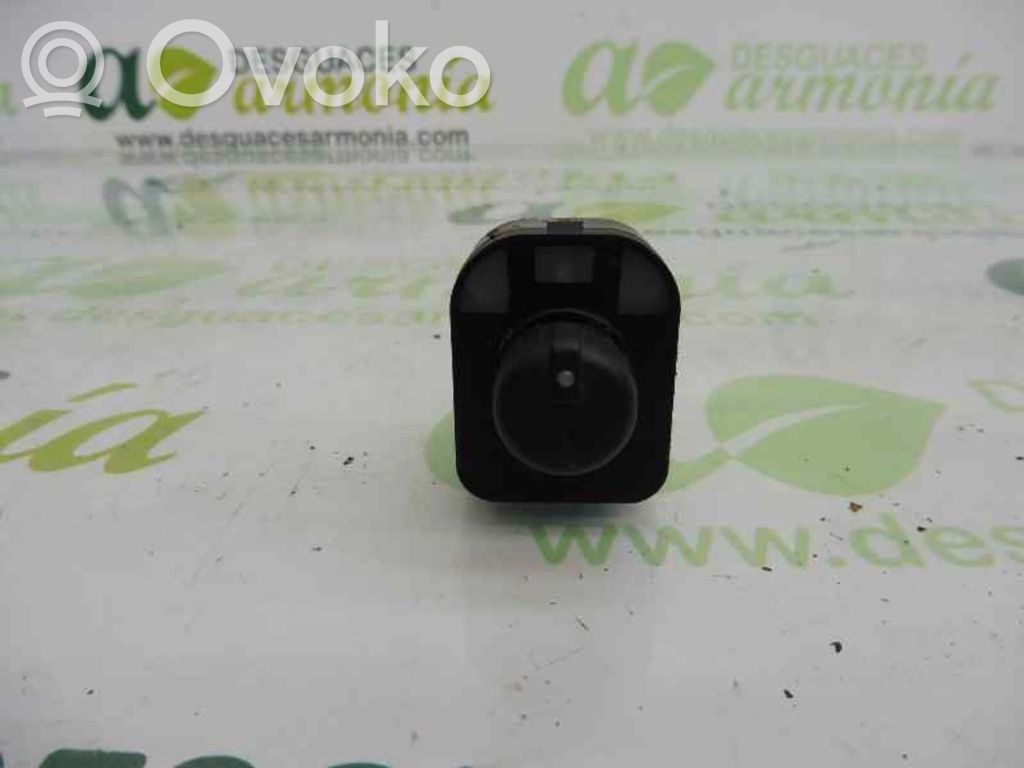 Wing mirror switch   8E0959563