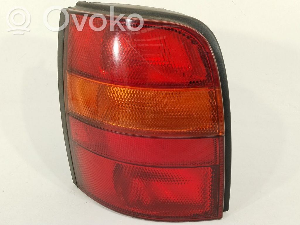 Nissan Micra Aizmugurējais lukturis virsbūvē 