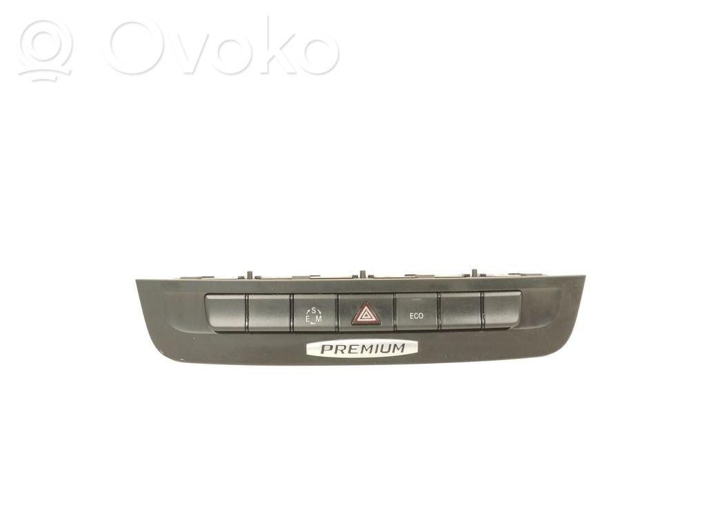Mercedes-Benz B W246 W242 Przycisk świateł awaryjnych 