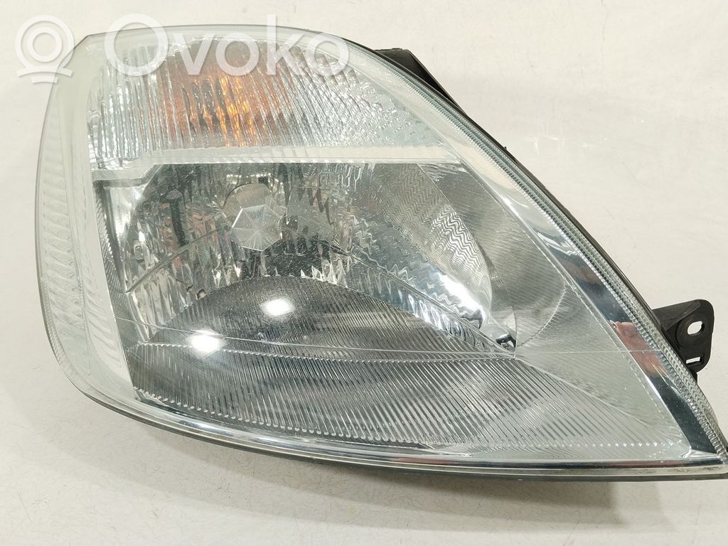 Ford Fiesta Lampa przednia 