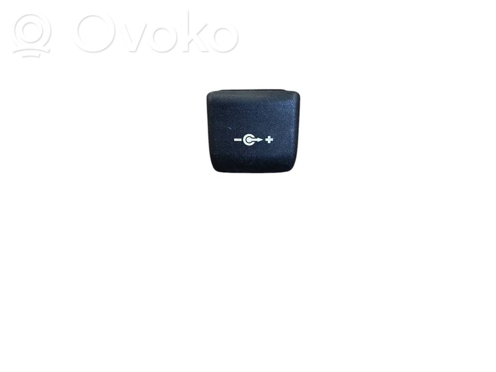 BMW 5 F10 F11 Enchufe de 12V (trasero) 