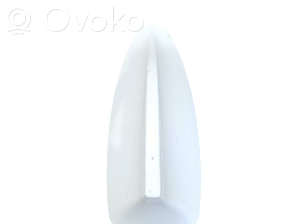 Osłona anteny dachowej GPS   9141467,6048907,28099987
