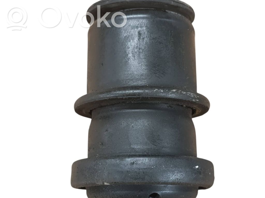 Engine mount bracket