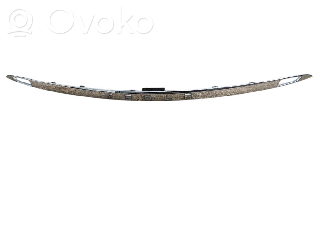 Tesla Model S Trunk door license plate light bar 