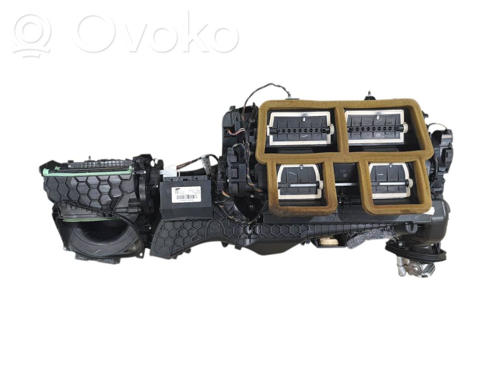 BMW 3 F30 F35 F31 Salono oro mazgo komplektas 