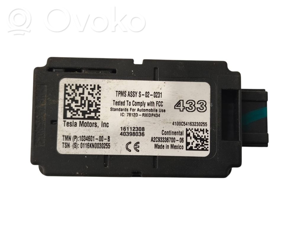 Tesla Model S Tire pressure control unit 