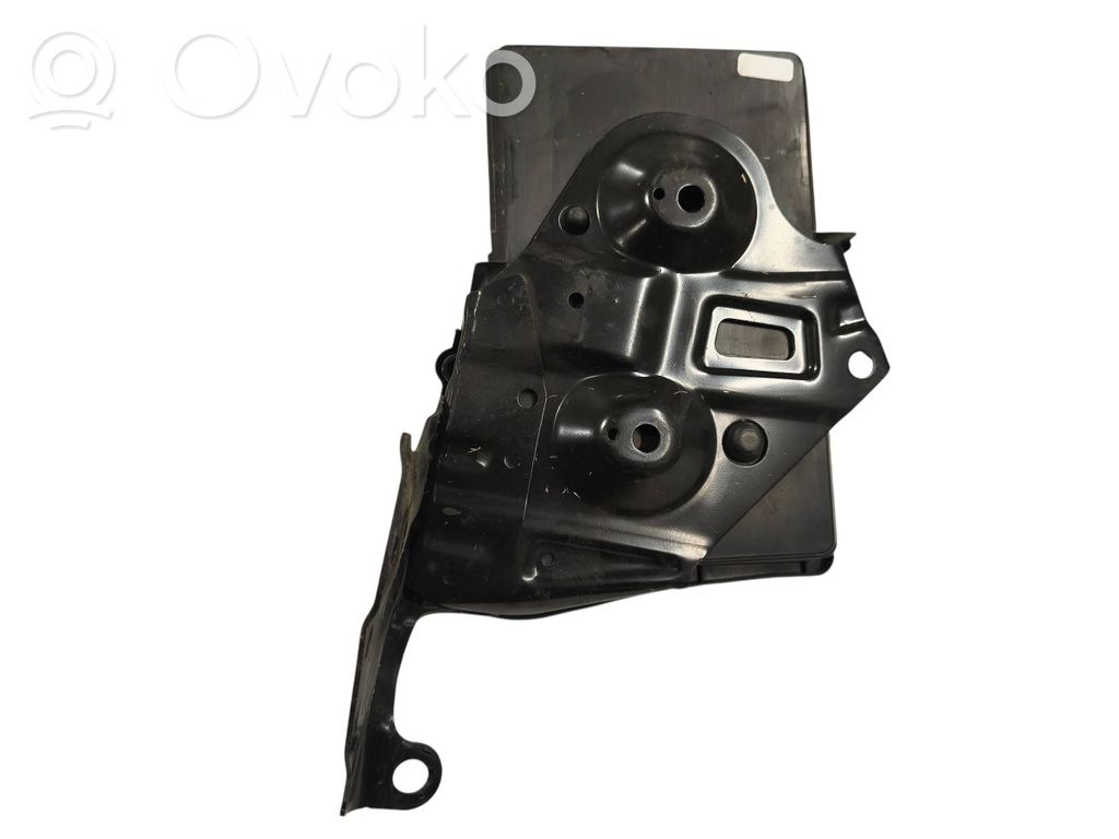 Subaru Outback (BS) Battery tray 