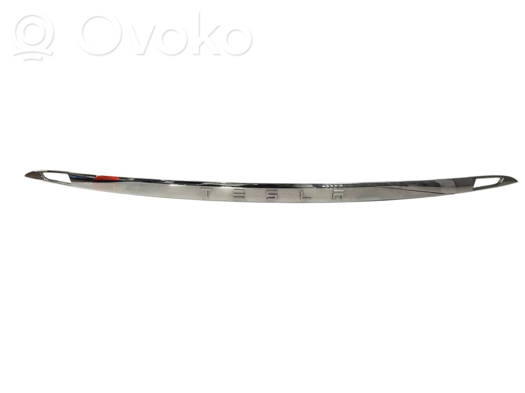 Tesla Model S Tailgate trim 