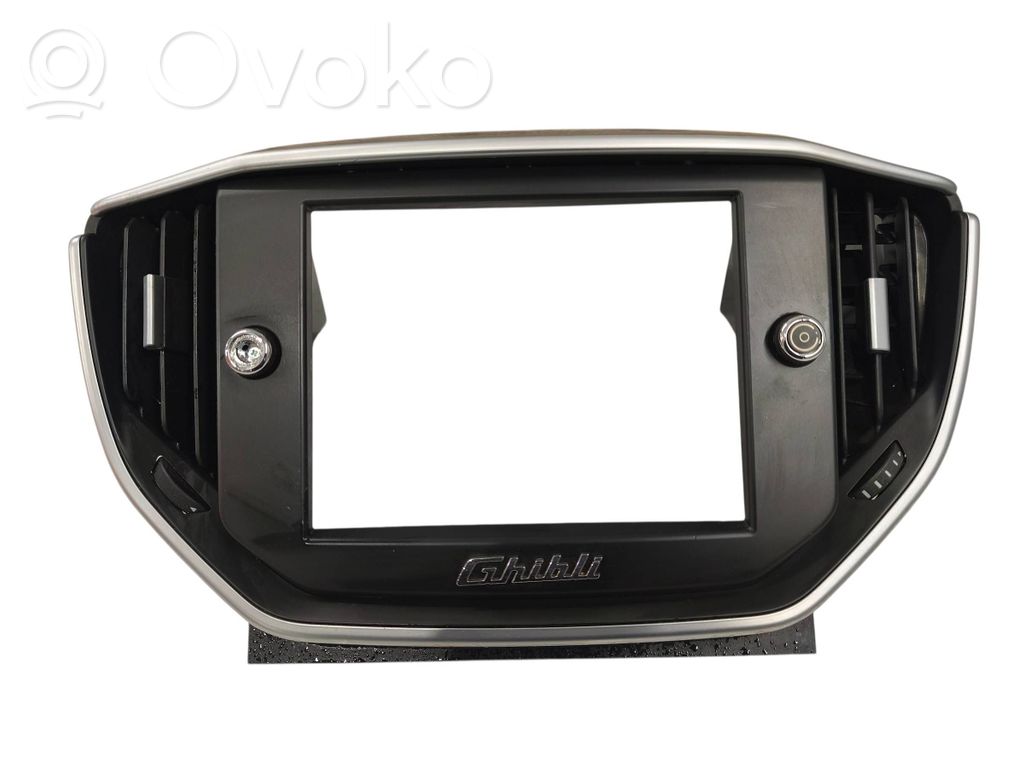Maserati Ghibli Radio/GPS head unit trim 
