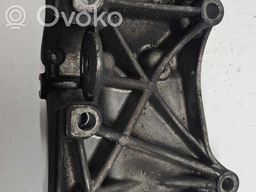 Renault Scenic II -  Grand scenic II Generator/alternator bracket 