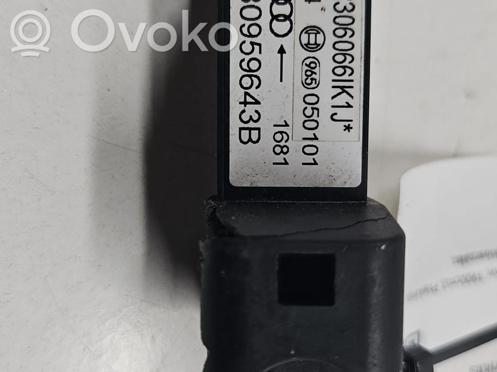 Audi A4 S4 B5 8D Airbag deployment crash/impact sensor 
