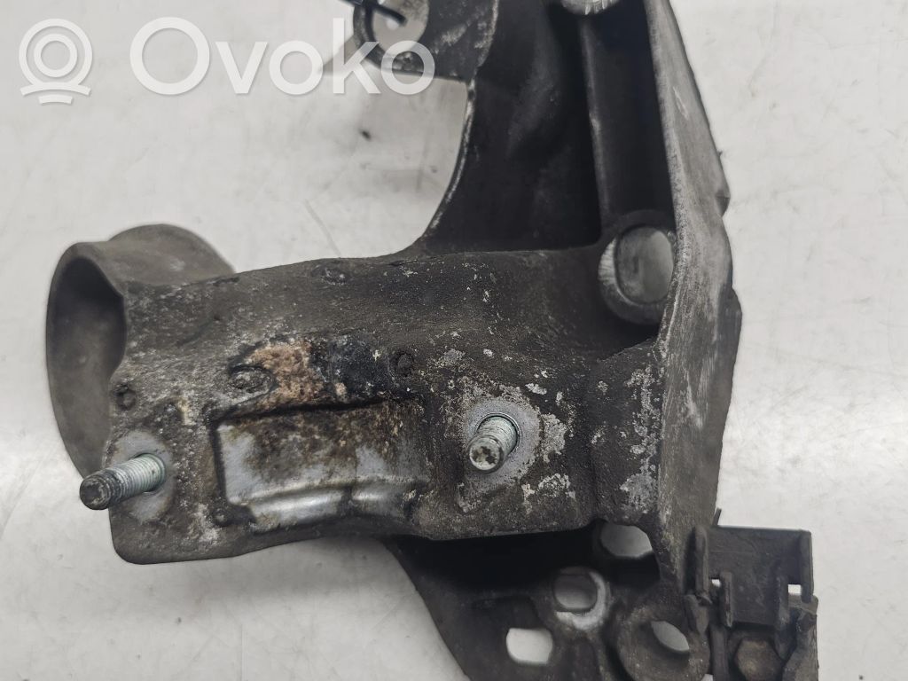 Audi A4 S4 B6 8E 8H Engine mounting bracket 