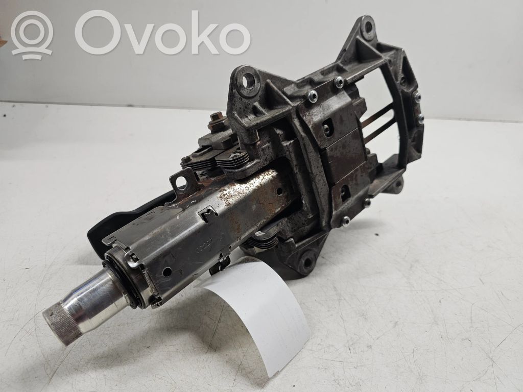 Audi A4 S4 B6 8E 8H Ohjauspyörän akseli 