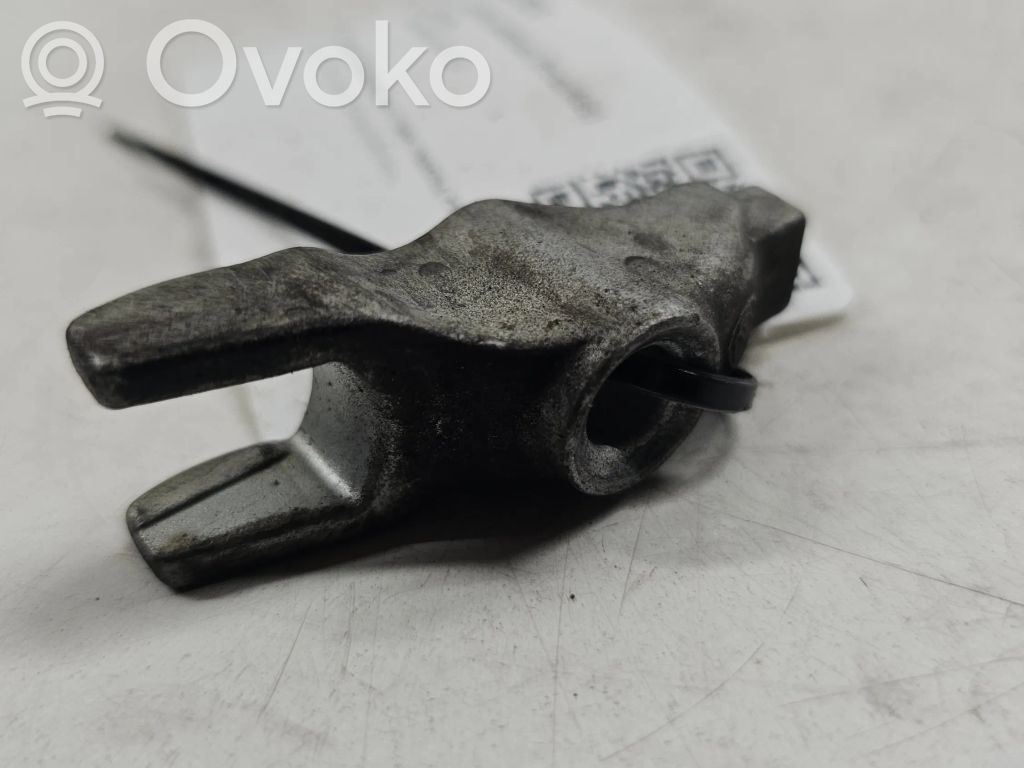 Opel Astra H Abrazadera del inyector de combustible 