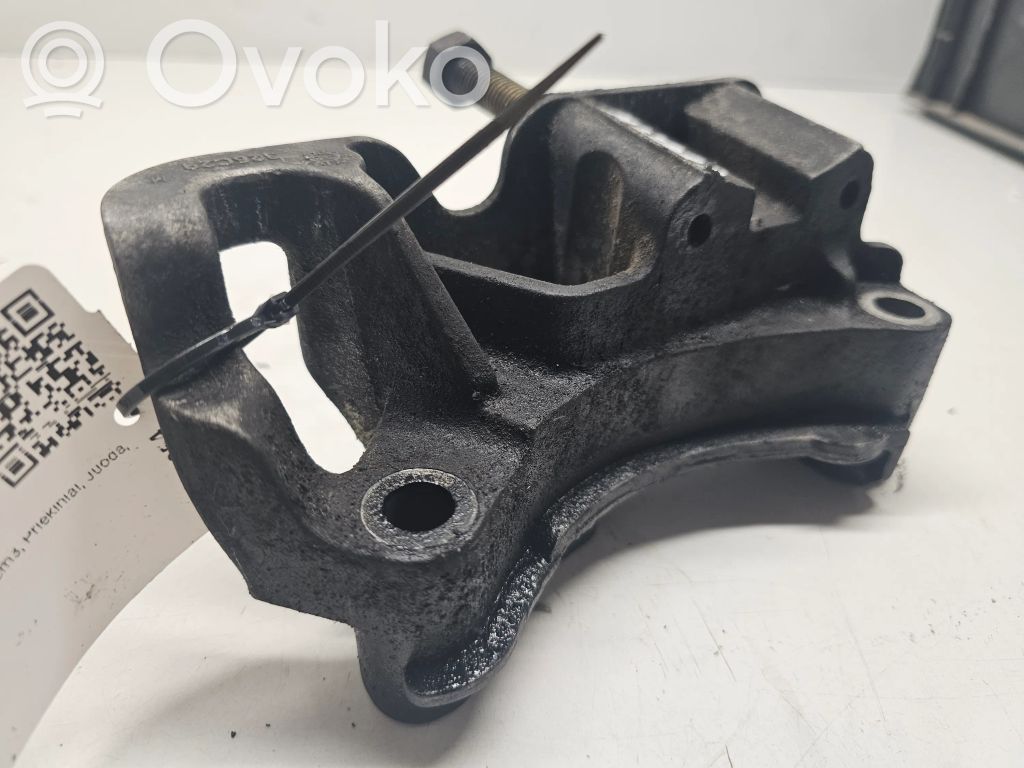 Mazda 3 I Gearbox mounting bracket 